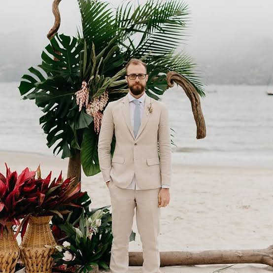 traje do noivo para casamento ao ar livre