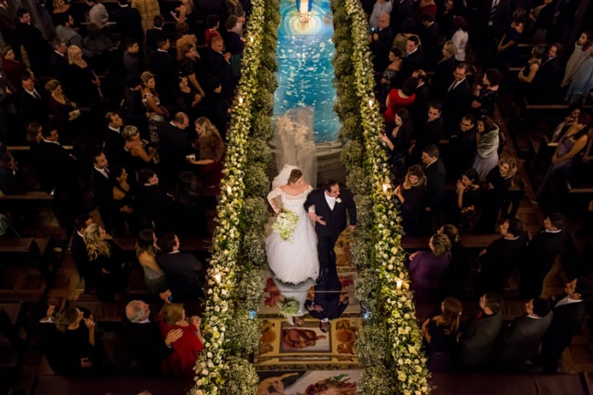 Casamento com passarela de espelho