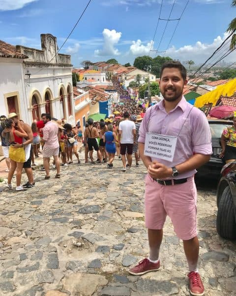 Fantasia de Carnaval masculina com licença