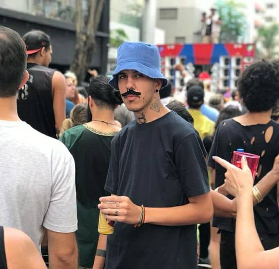 Fantasia de Carnaval masculina seu madruga