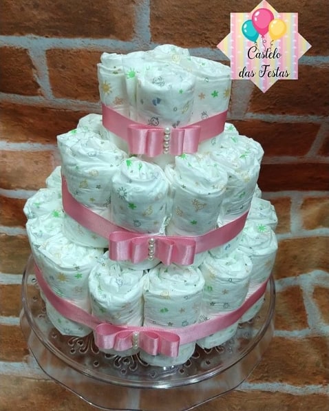 bolo de fraldas simples com 3 andares