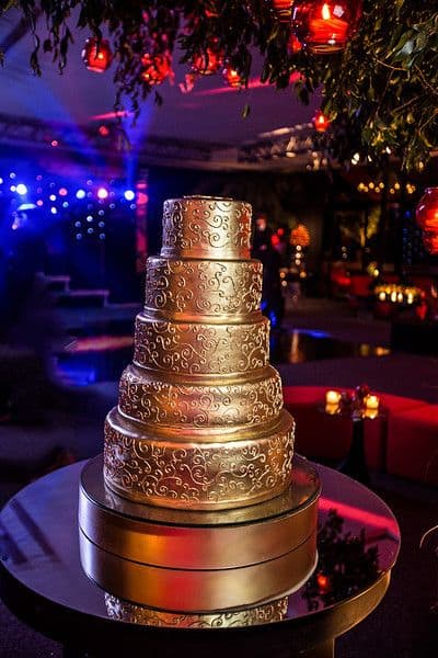 bolo de debutante dourado