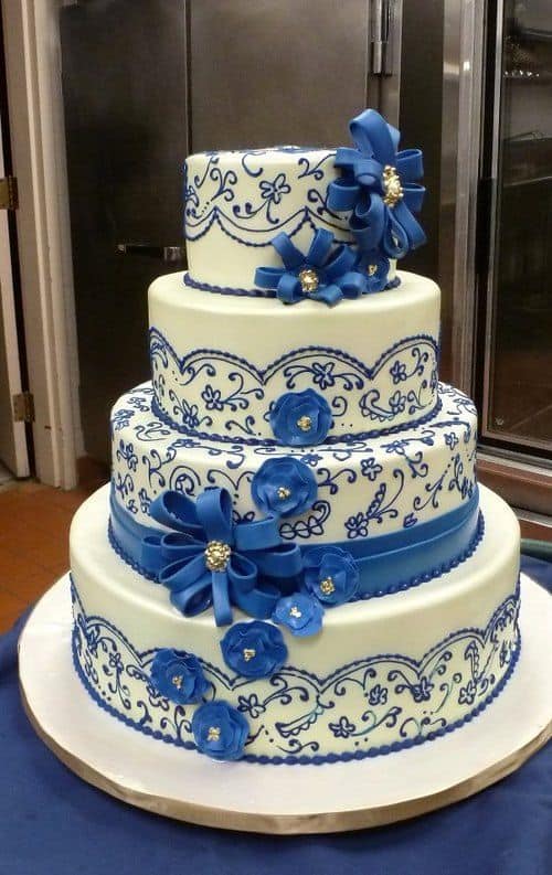 Bolo de casamento azul