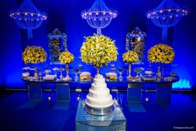 Casamento Azul Royal e amarelo