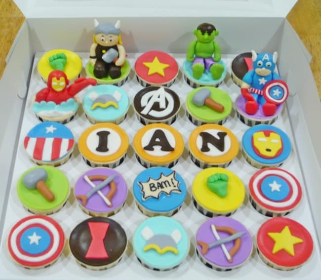Cupcake Vingadores com topo