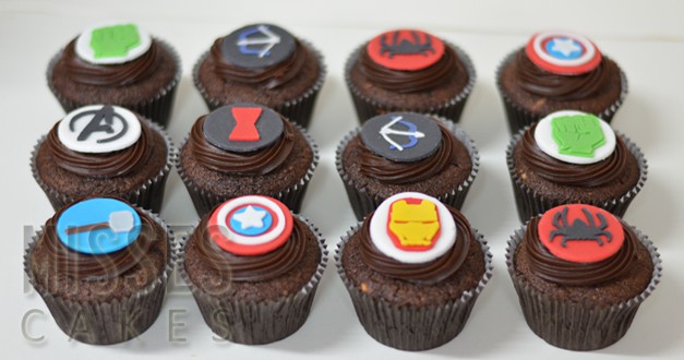 Cupcake de chocolate dos Vingadores