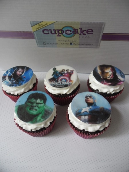 Cupcake decorado dos Vingadores