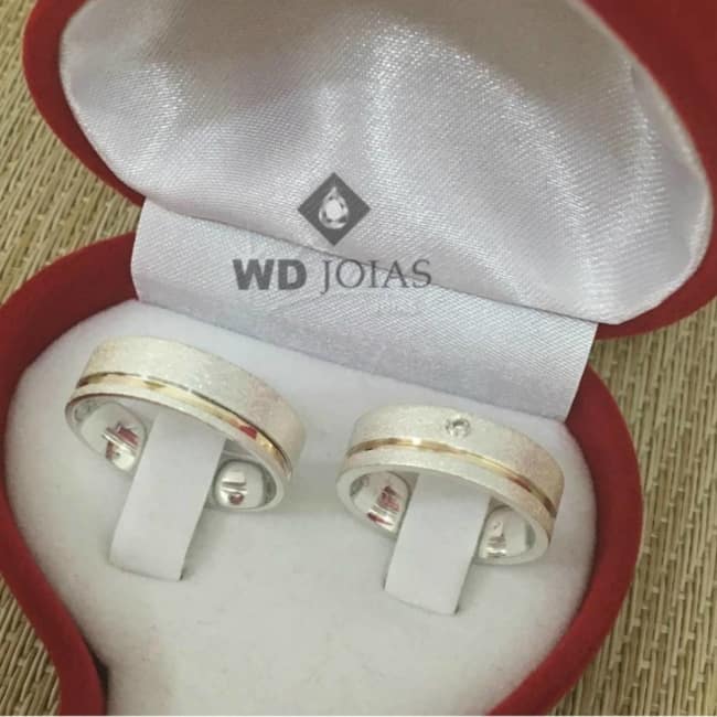 Lindas alianças de prata