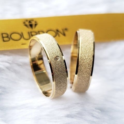 aliança de casamento luxuosa