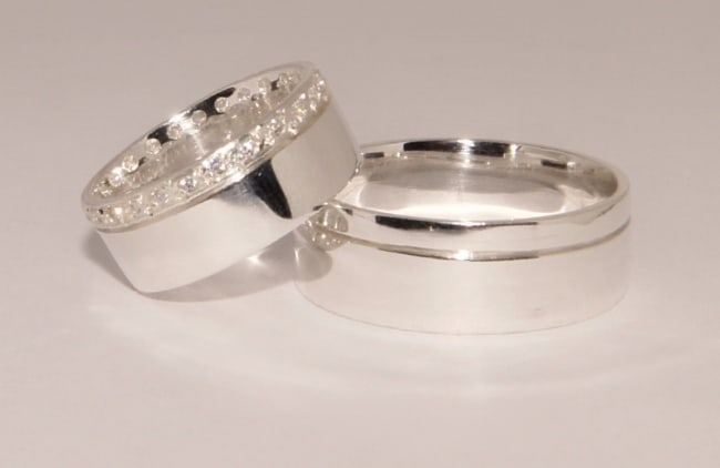 aliança de compromisso de prata