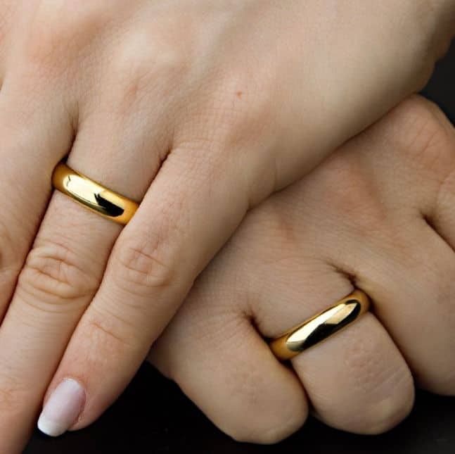 aliança de noivado simples