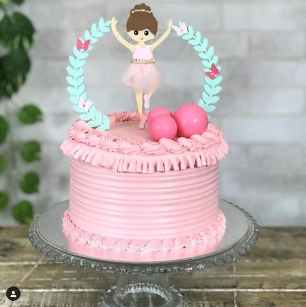 bolo bailarina em chantilly rosa
