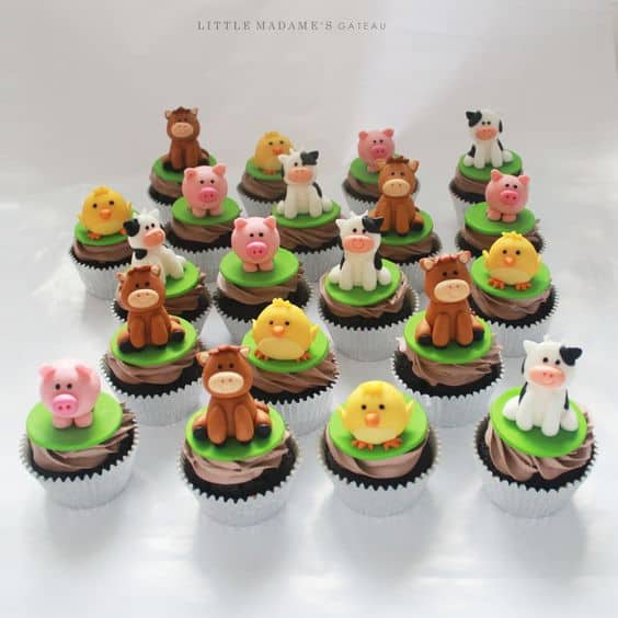 Ideia de cupcake fazendinha com bichinhos para festa