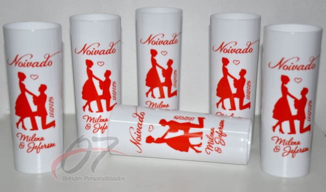 ideia de copo para casamento branco e vermelho