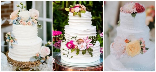 bolo de casamento branco decorado com flores