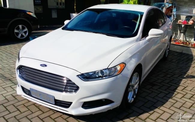 ford fusion branco para casamento