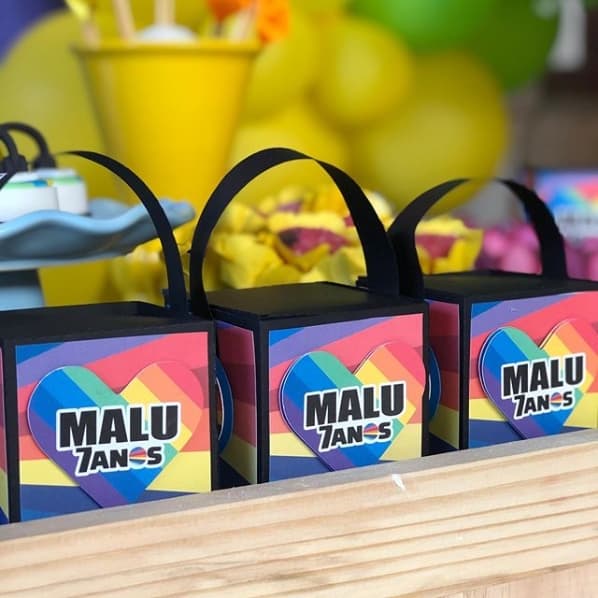 caixinha personalizada para festa Now United