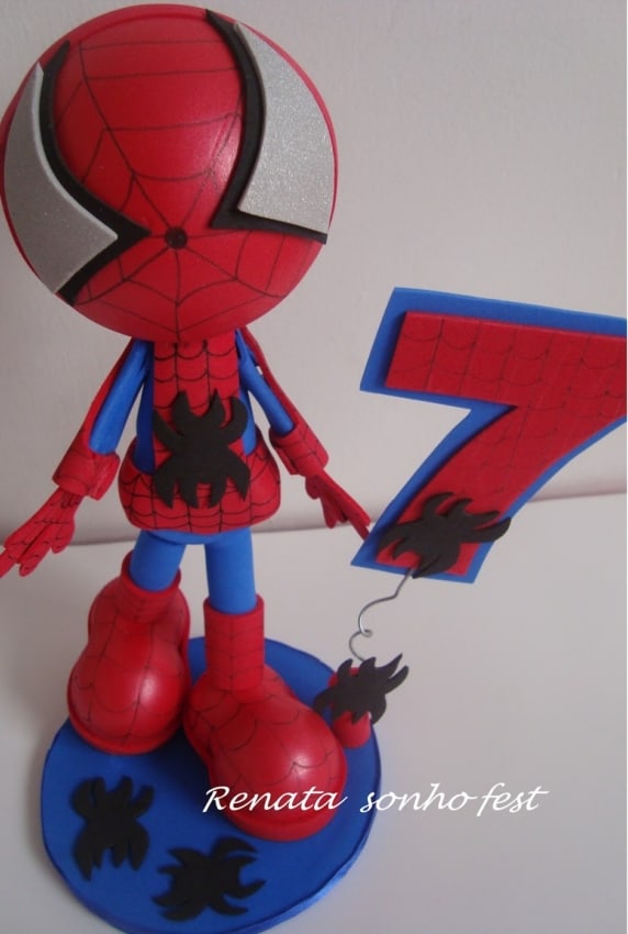 topo de EVA azul e vermelho para bolo Homem Aranha