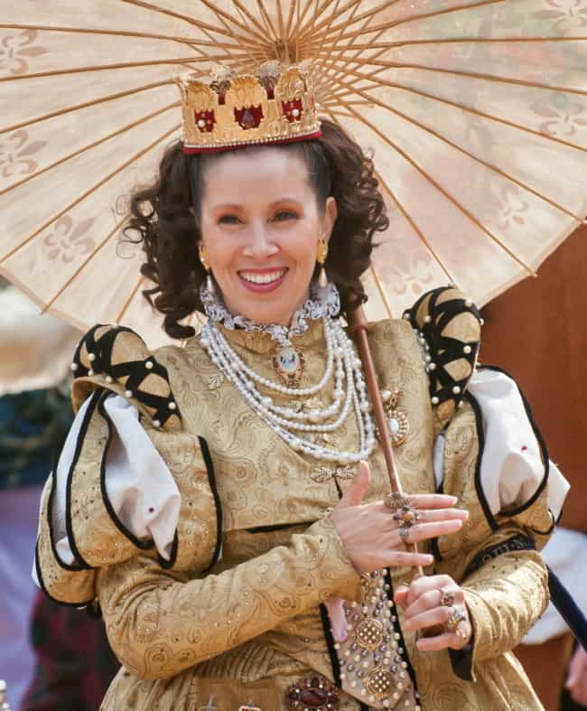 fantasia dourada de rainha medieval