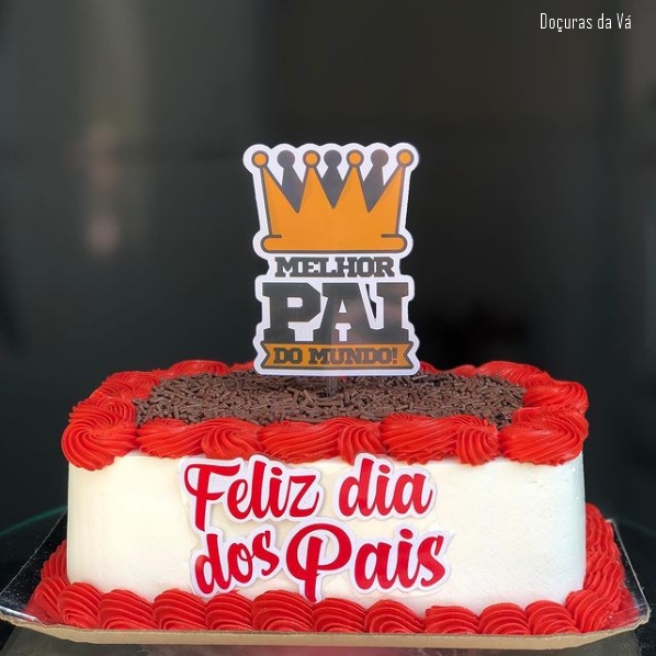 bolo quadrado decorado com topo de melhor pai do mundo