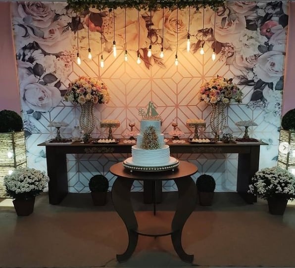 festa com decoracao moderna para bodas de porcelana