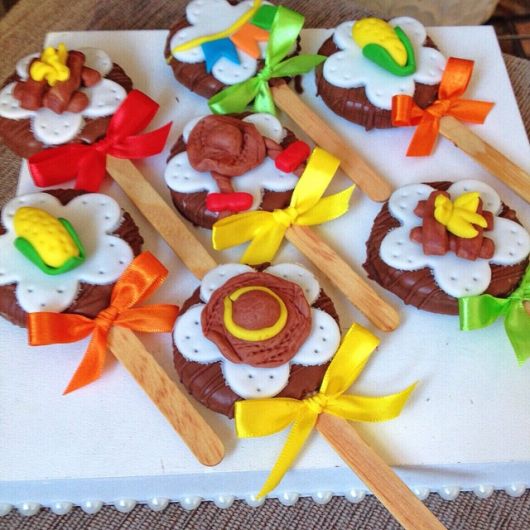 lembrancinhas de festa junina pirulito de chocolate