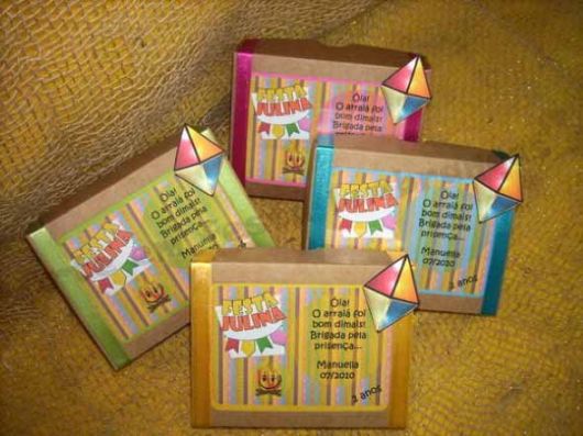 lembrancinhas de festa junina caixinha de papelão