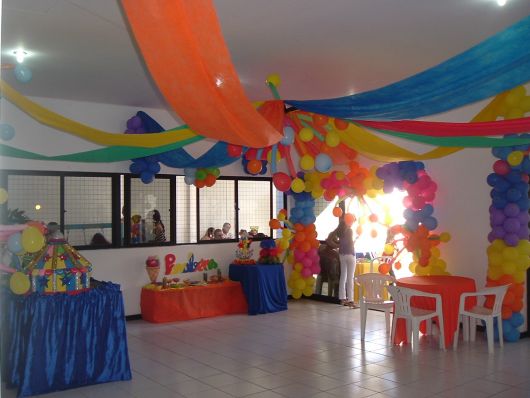 Decoraç u00e3o com TNT para Festas Dicas e + de 70 ideias! -> Decoração De Teto Com Tnt Passo A Passo Decoraç u00e3o com TNT para Festas Dicas e + de 70 ideias! -> Decoração De Teto Com Tnt Passo A Passo