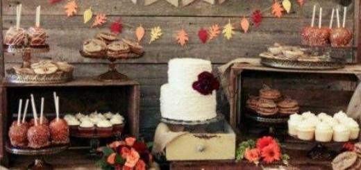 Mesa de doces com decoração de outono