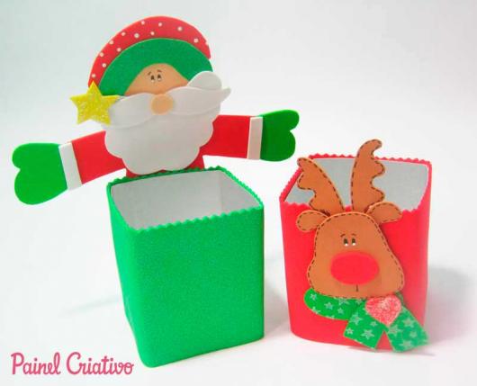 caixas de leite usadas como lembrancinhas de Natal em EVA