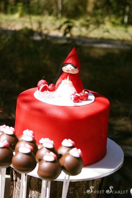 bolo chapeuzinho vermelho de pasta americana vermelho