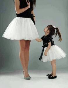 vestido mãe e filha em branco e preto
