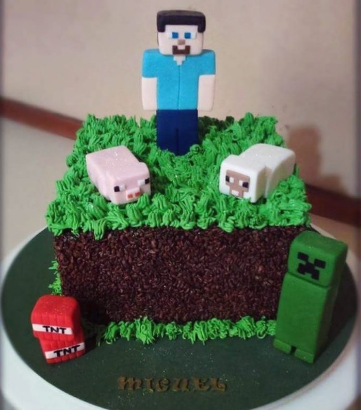 Tema Minecraft decorado com Chantilly 🩷🎂 . #repederzinibolosdecorado