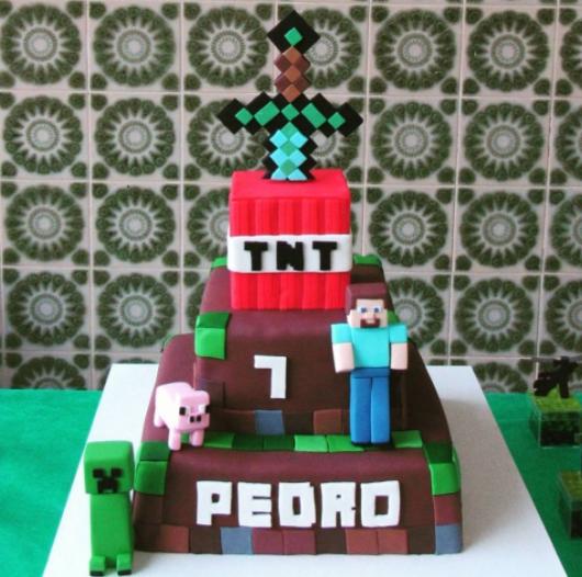 Tema Minecraft decorado com Chantilly 🩷🎂 . #repederzinibolosdecorado