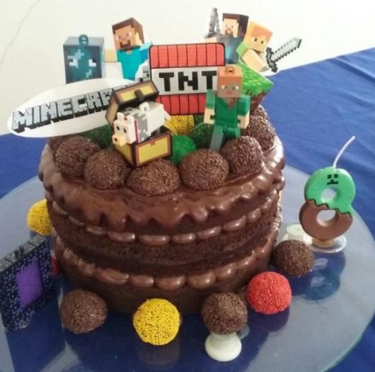 BOLO QUADRADO 3,5 KG / TEMA MINECRAFT / BICO 4B E 8 MM /PARIS CAKE DESIGNER  