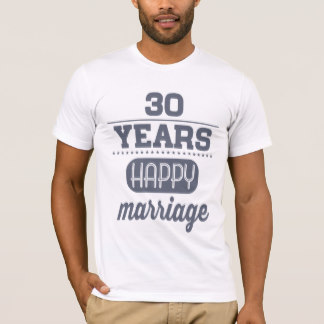 Camiseta masculina com frase: 30 anos de um casamento feliz.