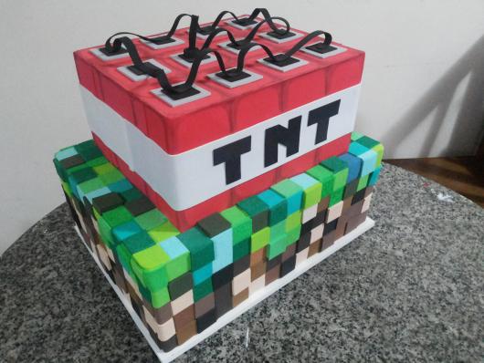 Bolo minecraft tnt verdadeiro e falso