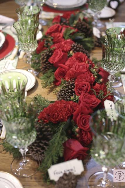arranjo de mesa com rosas