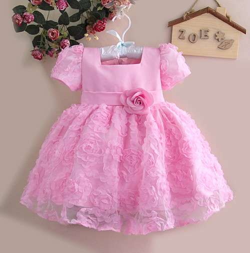Vestido infantil rosa de renda