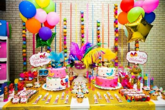 decoração colorida festa