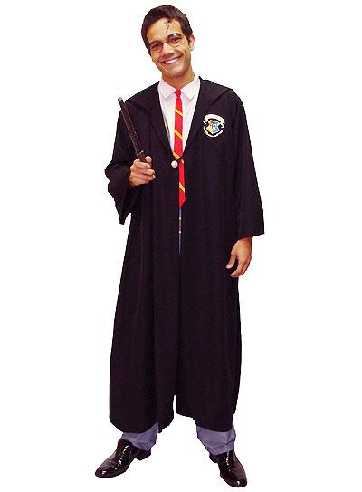 Fantasia Harry Potter capa com símbolo da escola