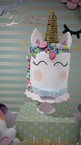 Festa Unicórnio bolo decorado com pasra americana