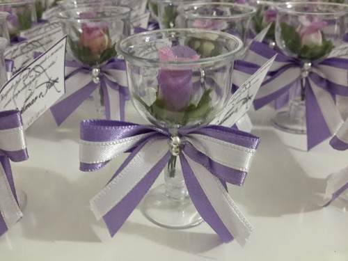 Lembrancinhas de 15 Anos lilás tacinha com flor
