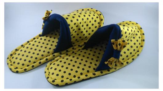 Presentes Personalizados pantufa amarela com laço