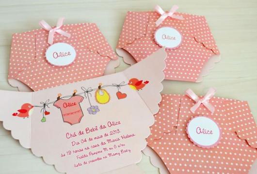 Convites de Chá de Bebê  no formato de fralda rosa