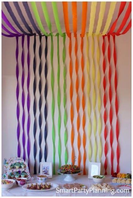 Cortina de Papel Crepom de papel torcido com cores do arco-íris