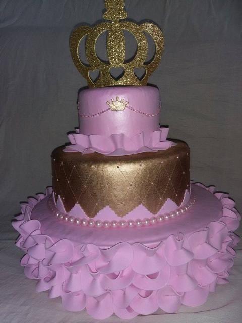 Bolo de Princesa bolo fake de EVA rosa e dourado