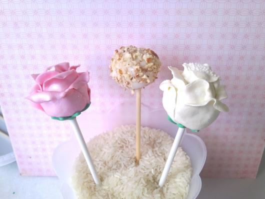 Pop Cake de Leite Ninho com formato de rosas
