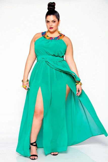 Vestido de Festa Longo Plus Size azul com fenda