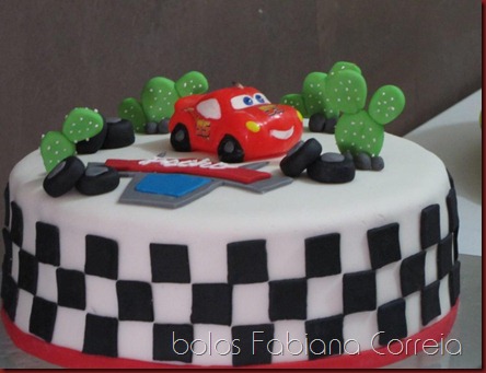 Bolo dos Carros quadrado: #bolosdecorados #aniversario #festa #festamenino  #bolodoscarros #carros